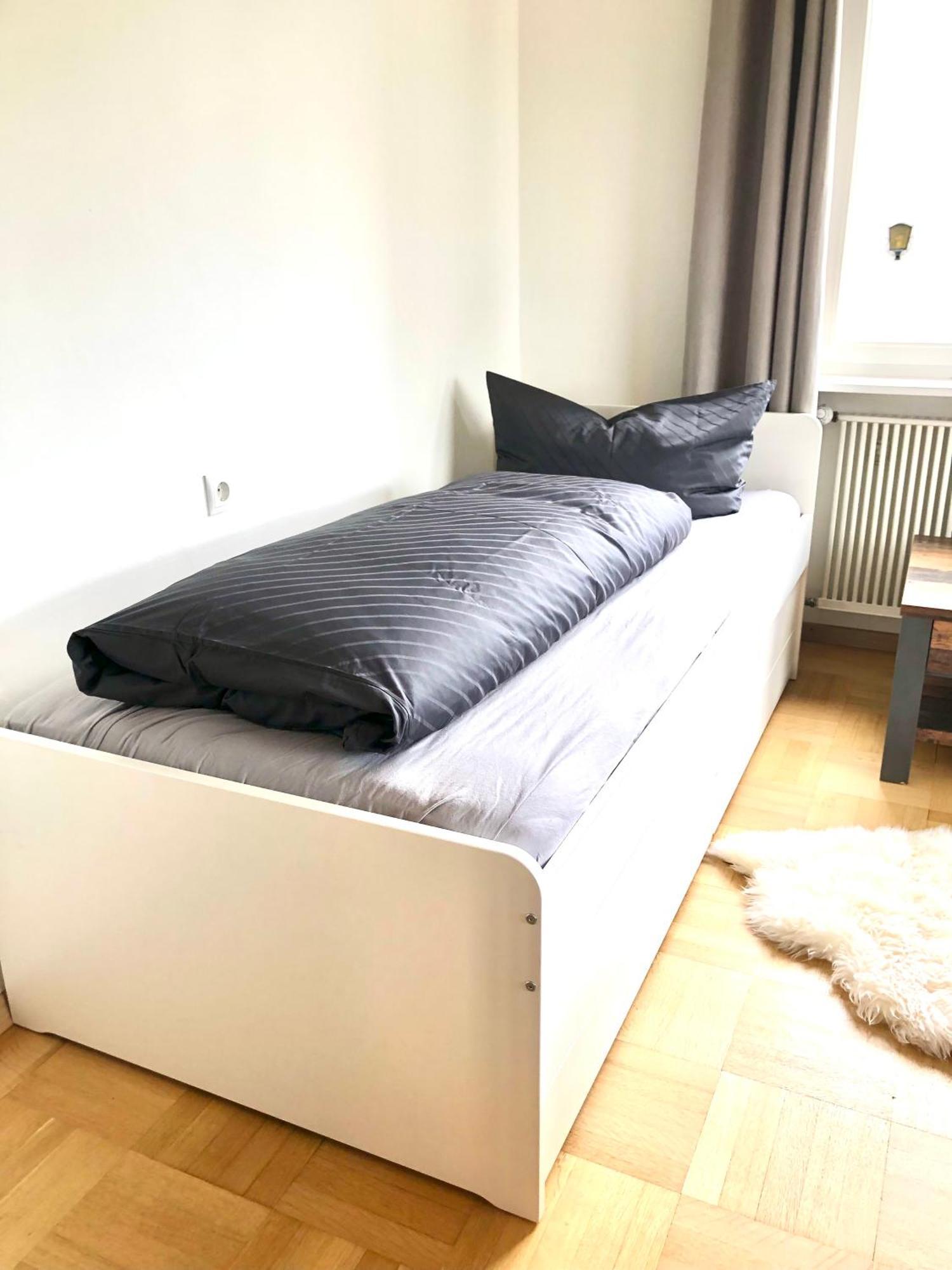 Crown Living Design Apartment - 2 Schlafzimmer - Kueche - Gratis Parkplatz - Abstellraum Fuer Fahrraeder/Ski Mader Exterior foto