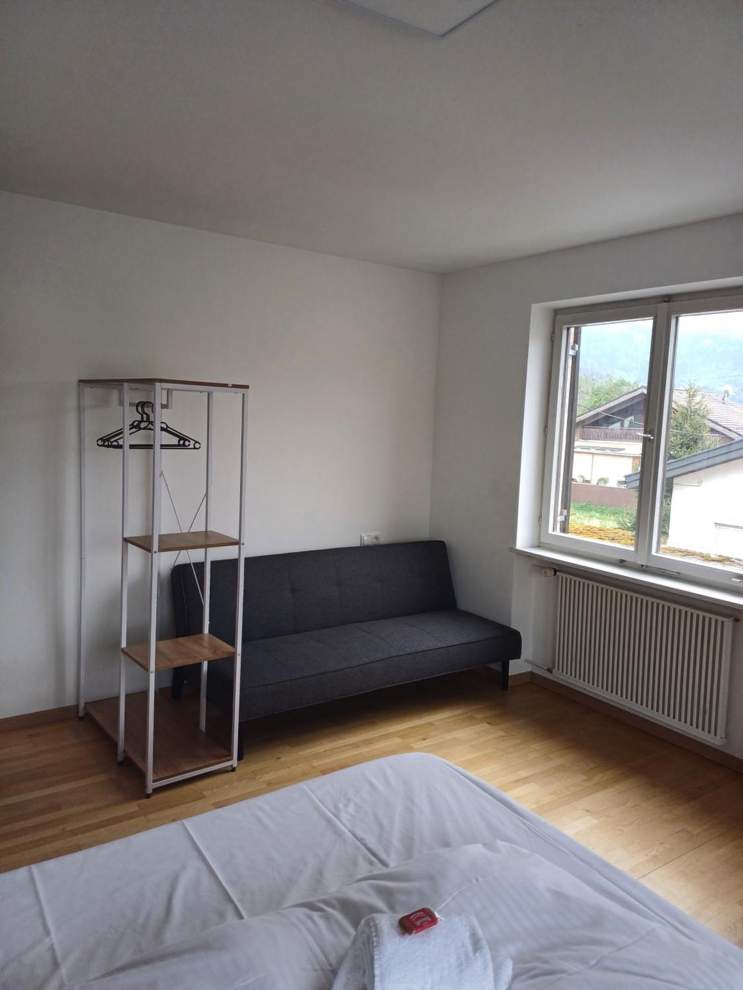 Crown Living Design Apartment - 2 Schlafzimmer - Kueche - Gratis Parkplatz - Abstellraum Fuer Fahrraeder/Ski Mader Exterior foto